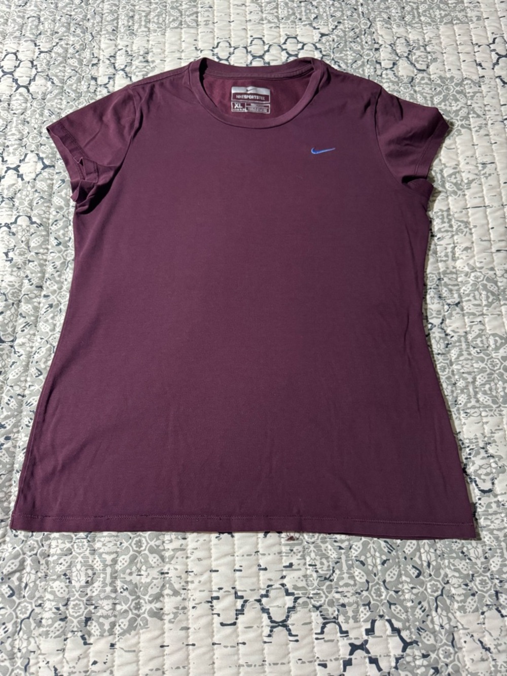 Nike Sports Tee Shirt Burgundy Blue Swoosh Size XL